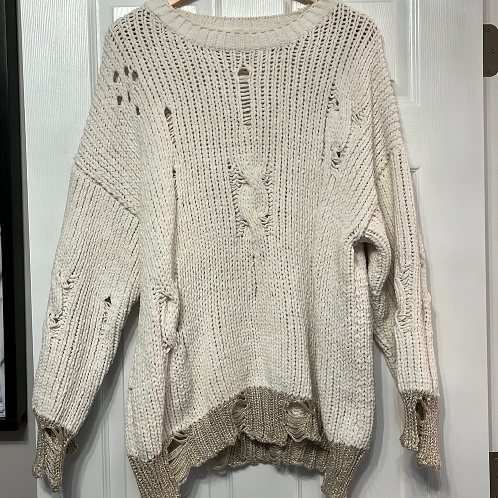 Adorable Women’s Sweater Size L